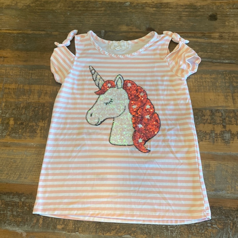 Girls between sequin unicorn cold-shouldered top in size 7